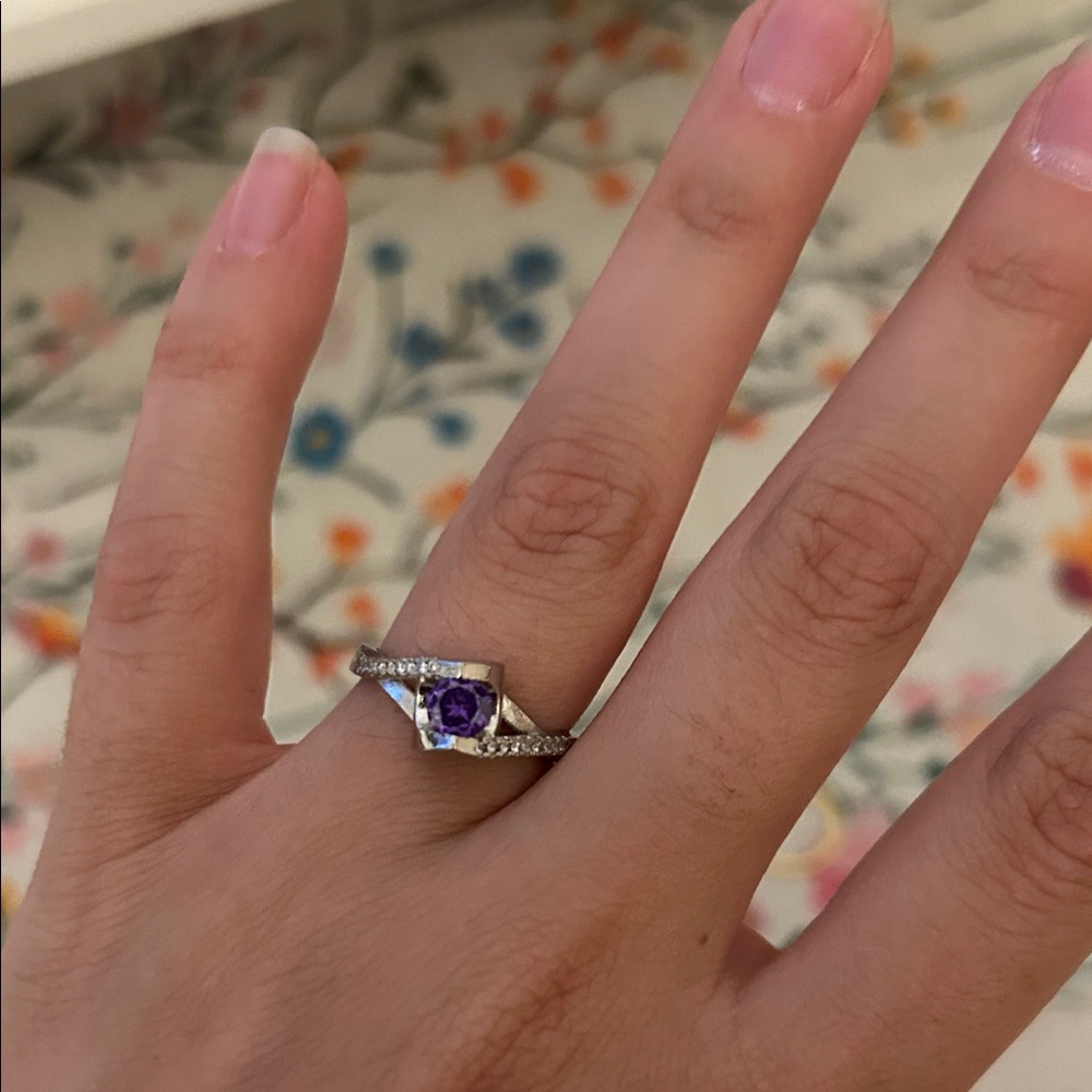 Elegant Silver and Purple Gemstone Ring